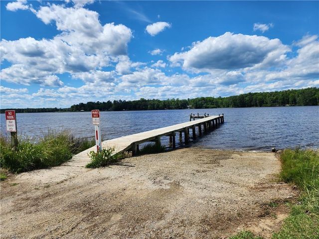 .52+AC Pine TRL, Gloucester, VA 23061