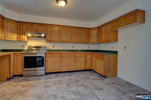 74 Camp Lane, Fairfield, NJ 07004