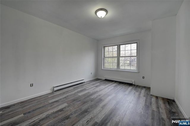 74 Camp Lane, Fairfield, NJ 07004