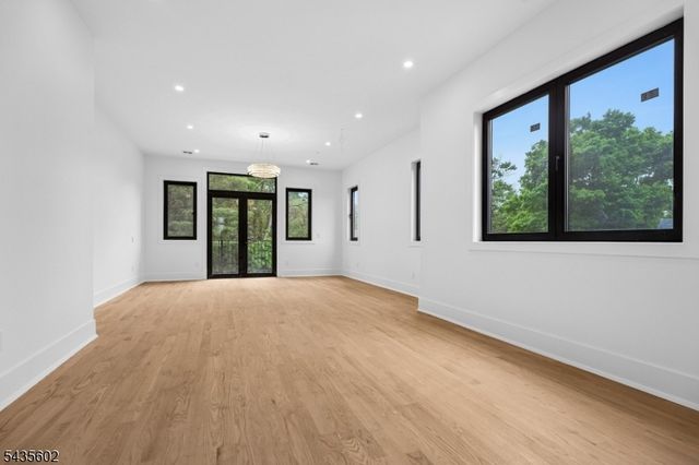 30 Winthrop Rd, Millburn Twp., NJ 07078