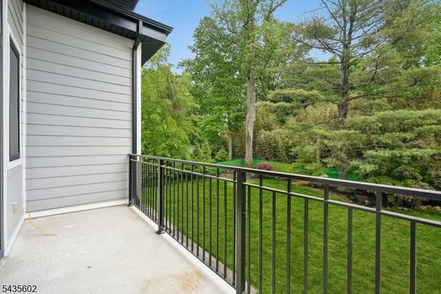 30 Winthrop Rd, Millburn Twp., NJ 07078