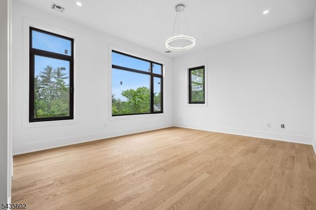 30 Winthrop Rd, Millburn Twp., NJ 07078