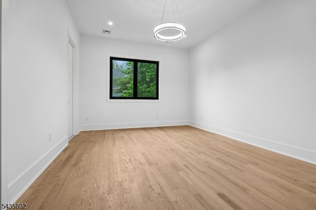 30 Winthrop Rd, Millburn Twp., NJ 07078