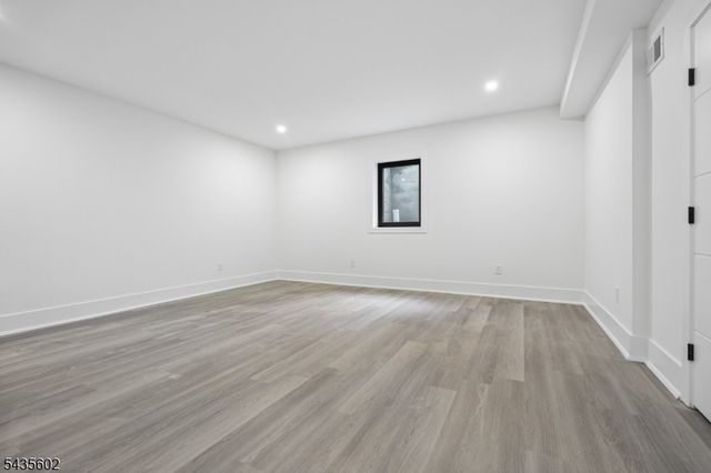 30 Winthrop Rd, Millburn Twp., NJ 07078