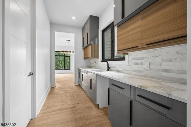 30 Winthrop Rd, Millburn Twp., NJ 07078