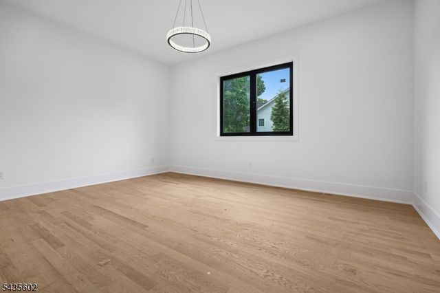 30 Winthrop Rd, Millburn Twp., NJ 07078