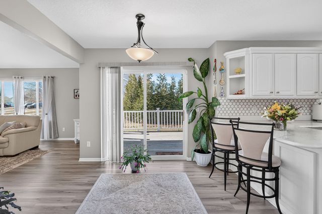 6144 NW 49th Street, Johnston, IA 50131