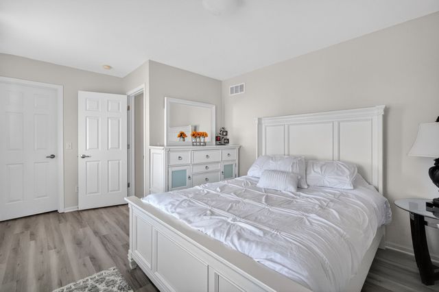 6144 NW 49th Street, Johnston, IA 50131