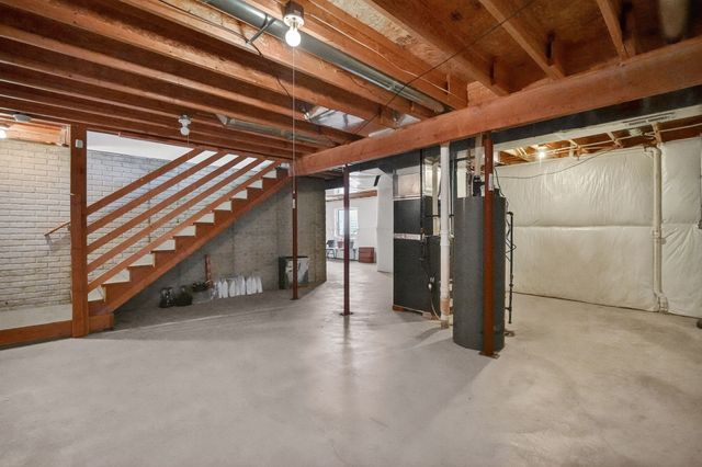 6144 NW 49th Street, Johnston, IA 50131