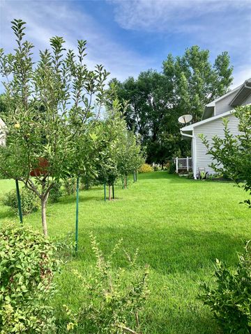 6144 NW 49th Street, Johnston, IA 50131