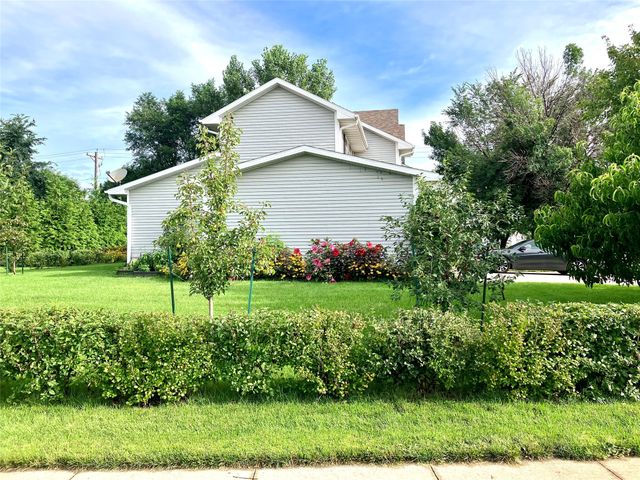 6144 NW 49th Street, Johnston, IA 50131