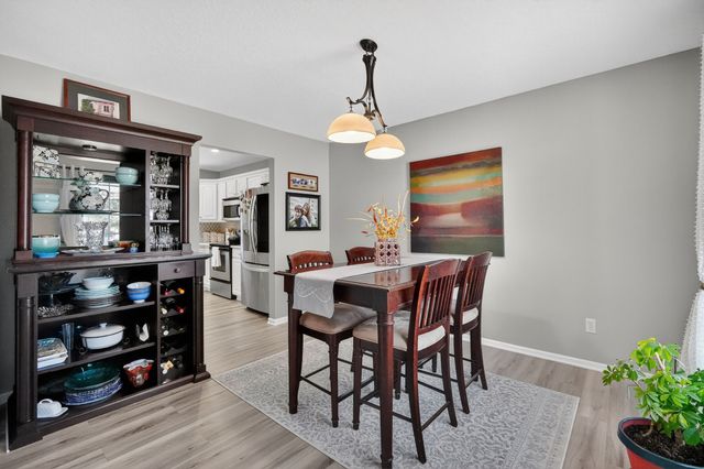 6144 NW 49th Street, Johnston, IA 50131