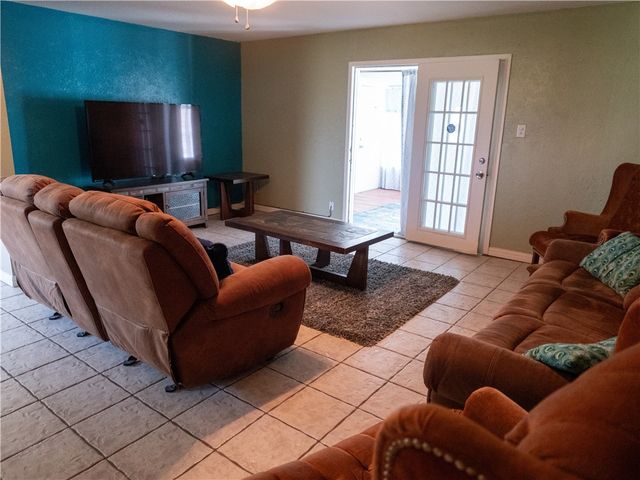 372 E Fm 771, Riviera, TX 78379