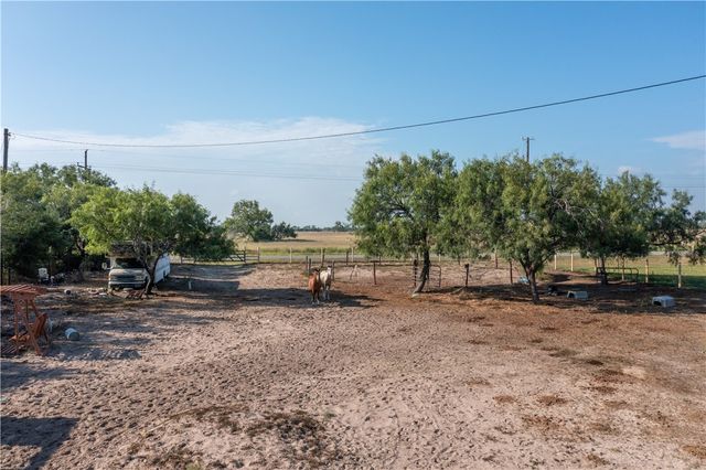 372 E Fm 771, Riviera, TX 78379