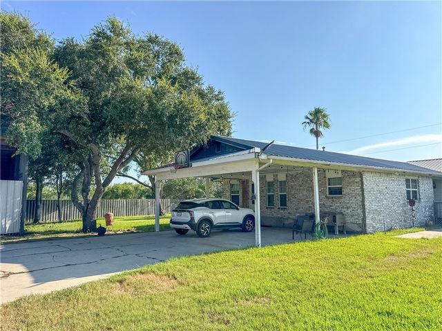 372 E Fm 771, Riviera, TX 78379