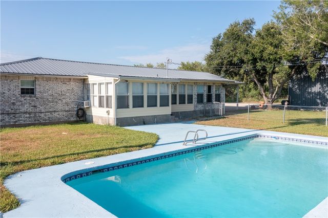 372 E Fm 771, Riviera, TX 78379