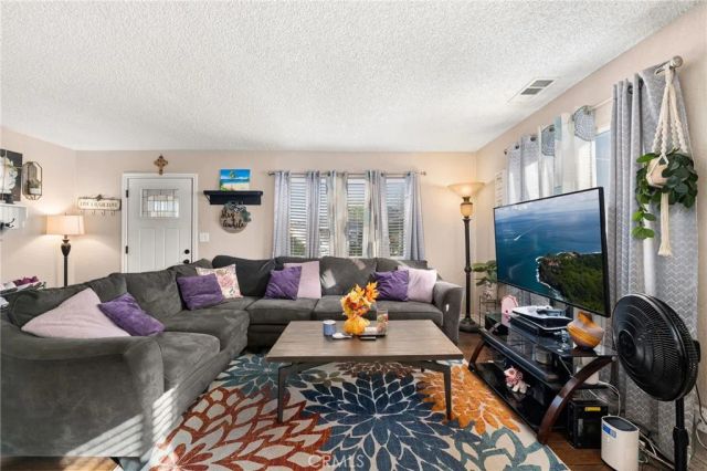 8868 Juniper Avenue, Fontana, CA 92335