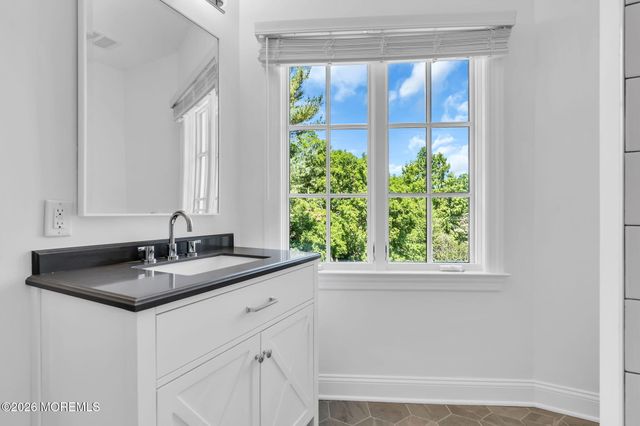 3 Linden Lane, Rumson, NJ 07760