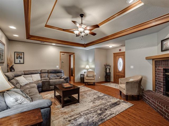 413 Summer Oaks Drive, Blanchard, OK 73010