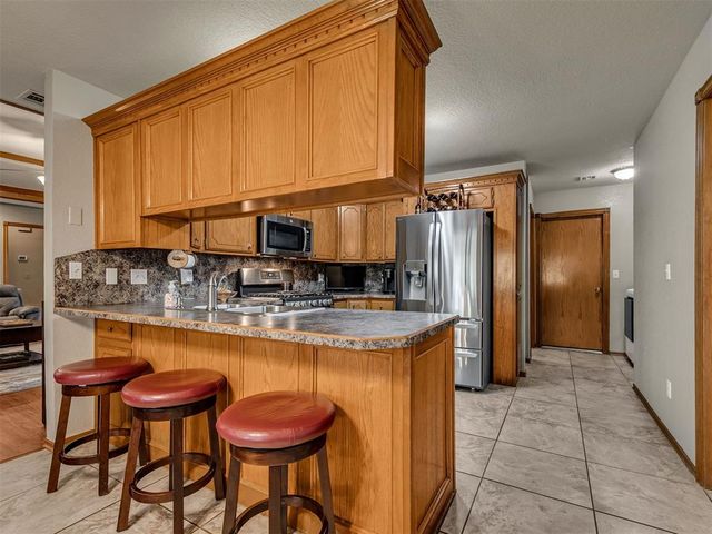 413 Summer Oaks Drive, Blanchard, OK 73010
