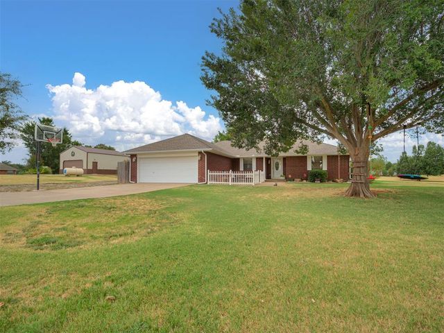 413 Summer Oaks Drive, Blanchard, OK 73010