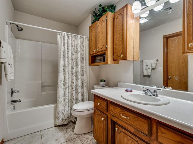 413 Summer Oaks Drive, Blanchard, OK 73010