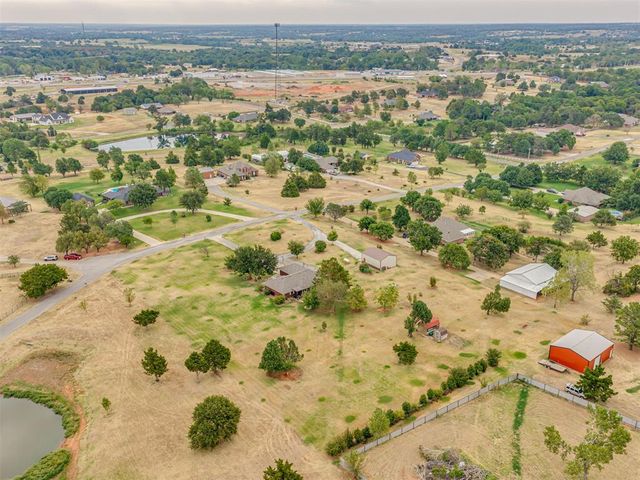 413 Summer Oaks Drive, Blanchard, OK 73010