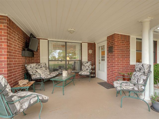 413 Summer Oaks Drive, Blanchard, OK 73010