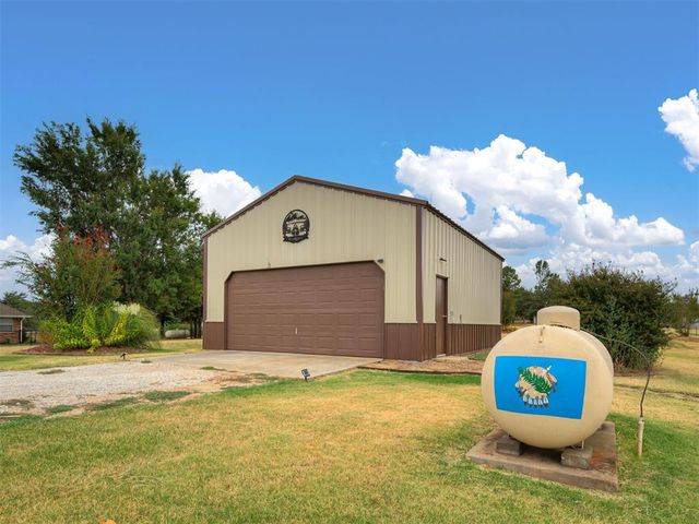 413 Summer Oaks Drive, Blanchard, OK 73010