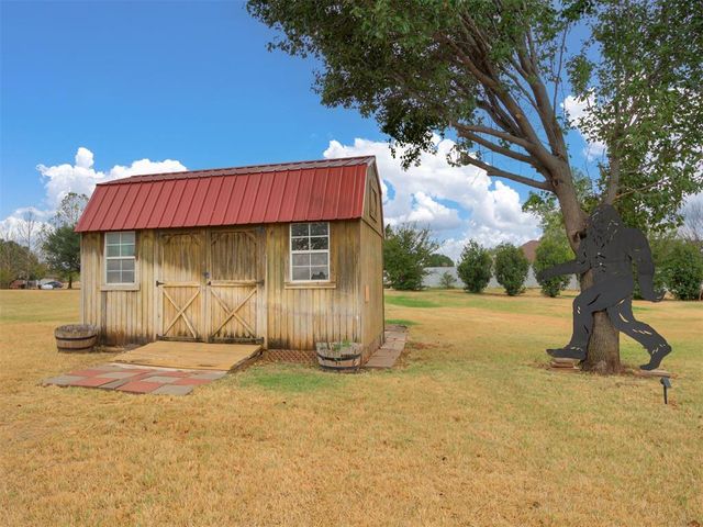 413 Summer Oaks Drive, Blanchard, OK 73010