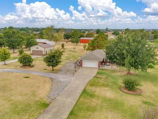 413 Summer Oaks Drive, Blanchard, OK 73010