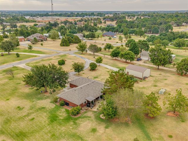 413 Summer Oaks Drive, Blanchard, OK 73010