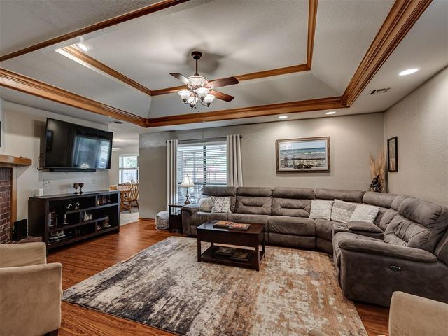 413 Summer Oaks Drive, Blanchard, OK 73010