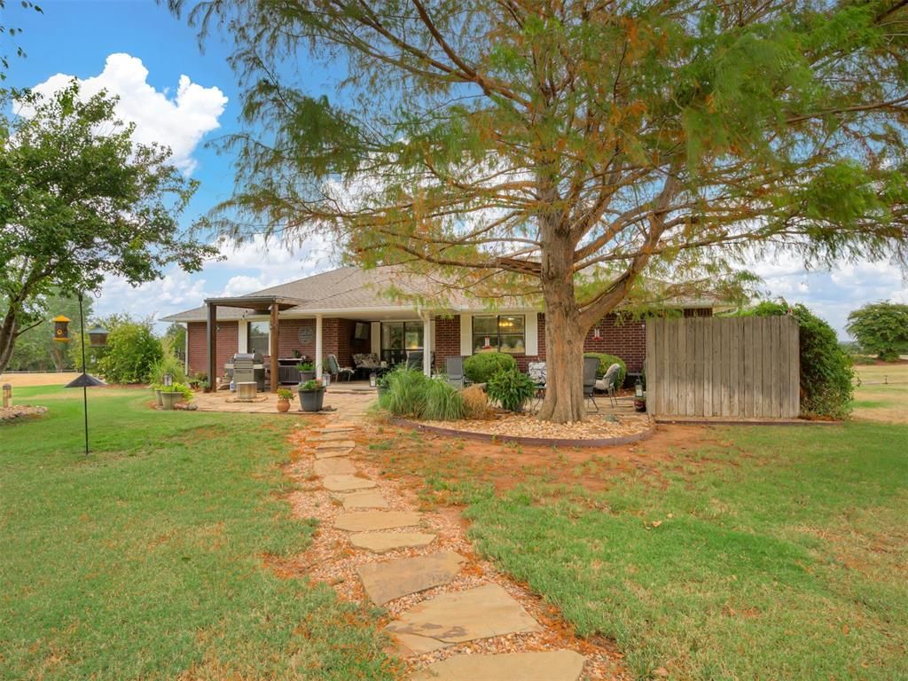 413 Summer Oaks Drive, Blanchard, OK 73010