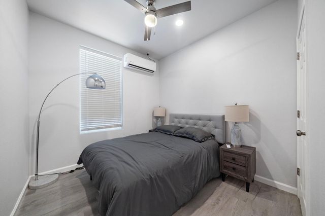 920 Ave L F, Galveston, TX 77550