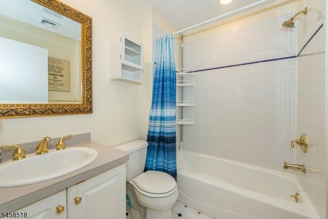 3 Southview Rd, Randolph Twp., NJ 07869
