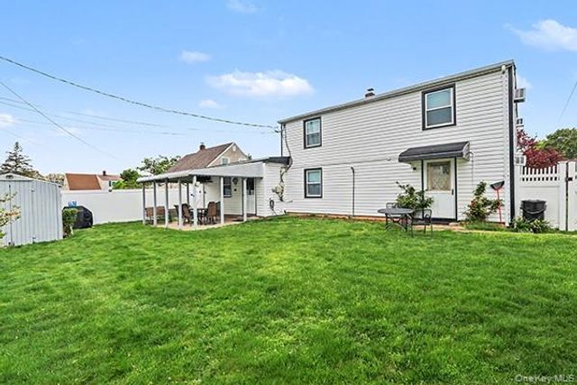56 Haven Lane, Levittown, NY 11756