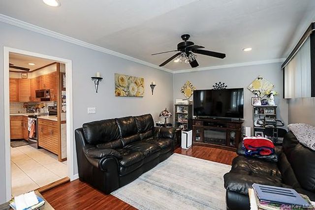56 Haven Lane, Levittown, NY 11756