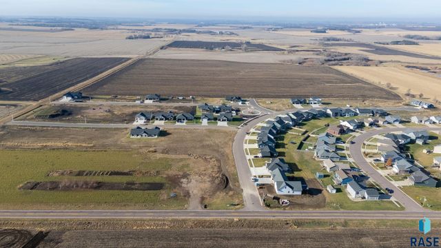 912 Sunset St Street, Valley Springs, SD 57068
