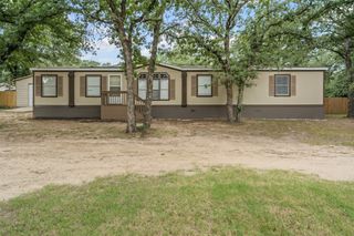 345 Briar Oaks Lane, Azle, TX 76020