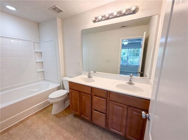 1019 Ivydale Circle, Lawrenceville, GA 30045