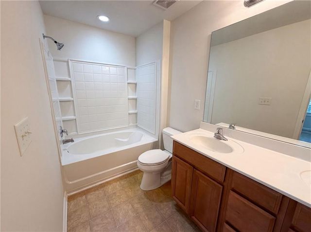 1019 Ivydale Circle, Lawrenceville, GA 30045