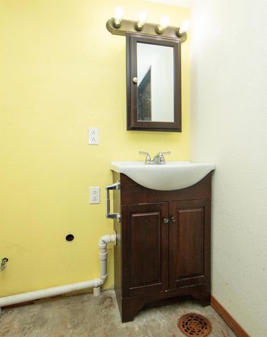 2906 Niles, Waterloo, IA 50703