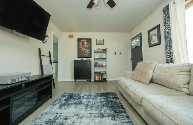 2906 Niles, Waterloo, IA 50703