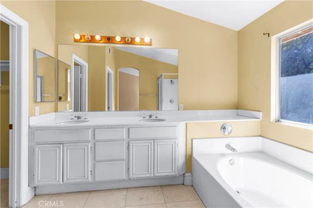 32015 Bourges, Lake Elsinore, CA 92530
