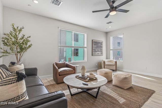 2601 E CLARENDON Avenue 3, Phoenix, AZ 85016