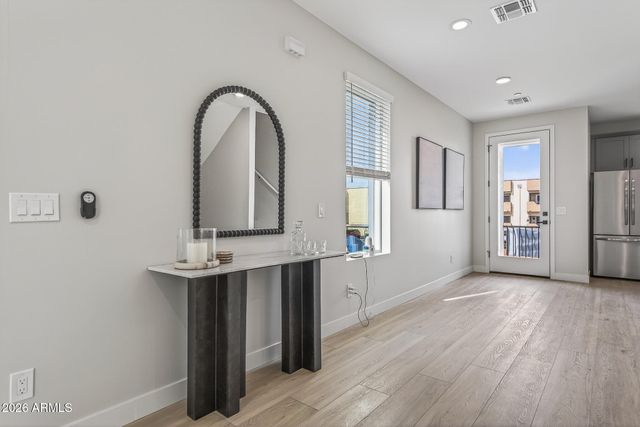 2601 E CLARENDON Avenue 3, Phoenix, AZ 85016