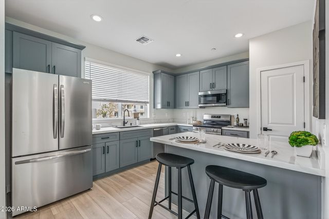 2601 E CLARENDON Avenue 3, Phoenix, AZ 85016
