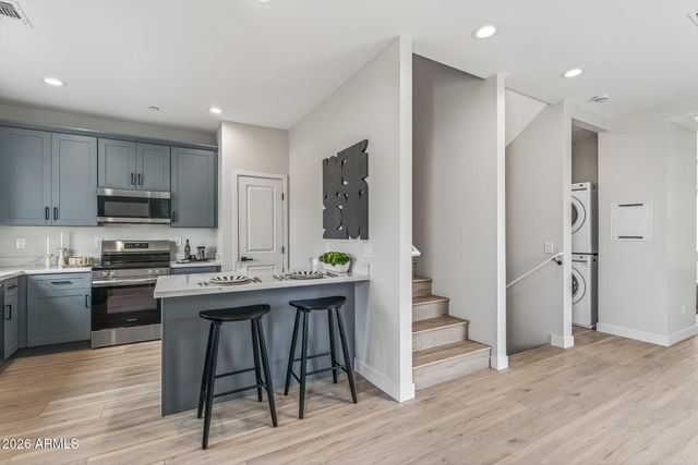 2601 E CLARENDON Avenue 3, Phoenix, AZ 85016