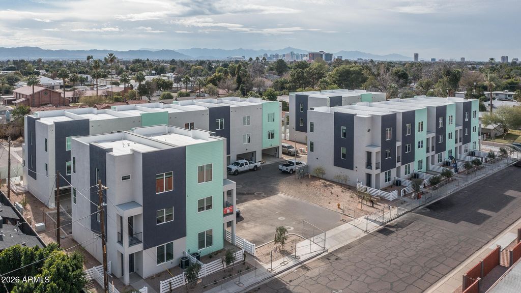 2601 E CLARENDON Avenue 3, Phoenix, AZ 85016
